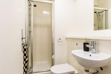 1 bed studio, Alexandra Road, Mutley, Plymouth, PL47EG - Image 9